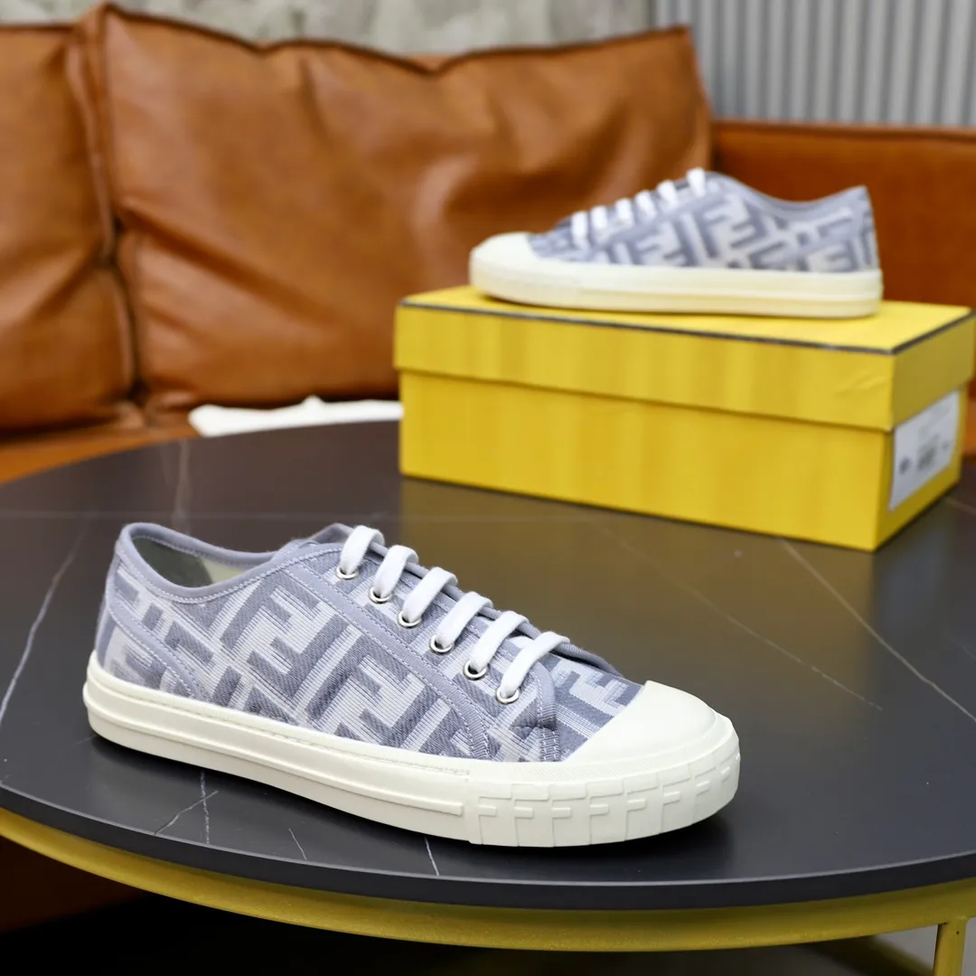 Factory price: 480 original order (couple model) Brand: FENDI Fendi 🙅‍♂️🙅‍♂️🙅‍♂️ Size: Female 35–40, Male 39-44 (45 can be customized) Grade: Official website genuine Material: Imported original LoGO fabric upper Original comfortable lining TPU wear-resistant lightweight outsole Style category: Loafers New trendy shoes Color: actual picture color
